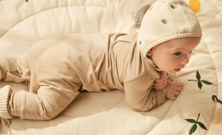 When do babies start crawling?
